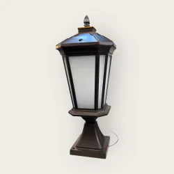 833 Garden Gate Light